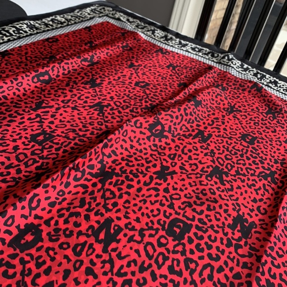 DKNY huge polyester scarf. - Picture 6 of 6